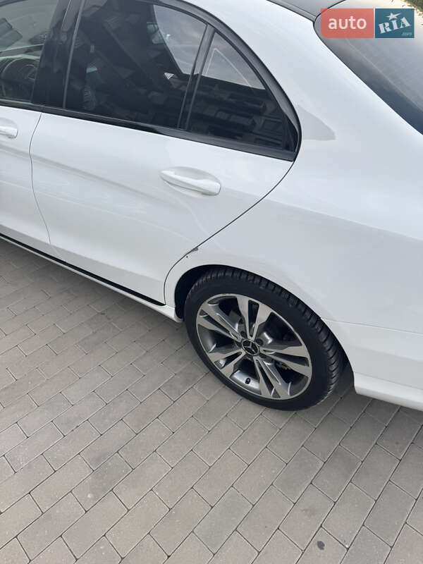Седан Mercedes-Benz C-Class 2015 в Львове
