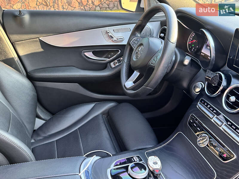 Седан Mercedes-Benz C-Class 2018 в Кропивницькому