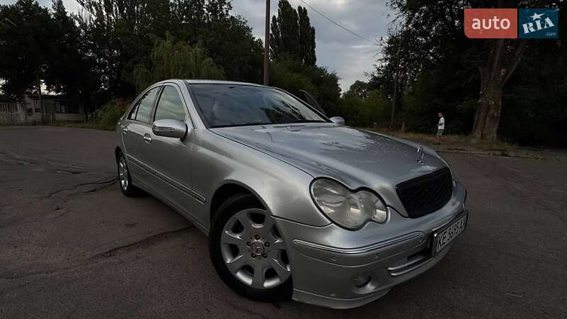 Mercedes-Benz C-Class 2004