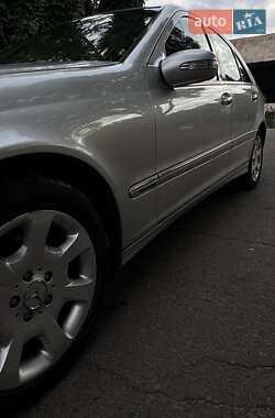 Седан Mercedes-Benz C-Class 2004 в 