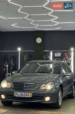 Седан Mercedes-Benz C-Class 2004 в Львові