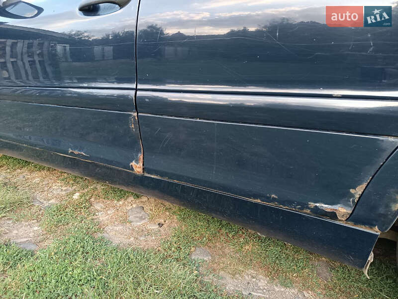 Седан Mercedes-Benz C-Class 2002 в Киеве