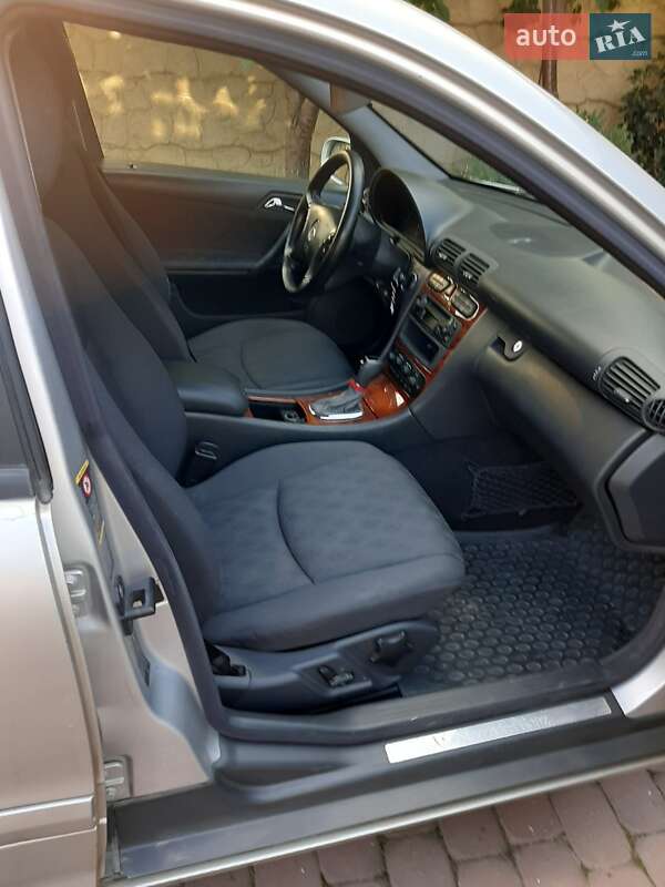Универсал Mercedes-Benz C-Class 2003 в Луцке