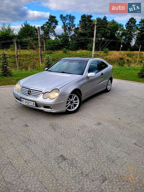 Купе Mercedes-Benz C-Class 2001 в Львове фото 3 Купе Mercedes-Benz C-Class 2001 в Львове