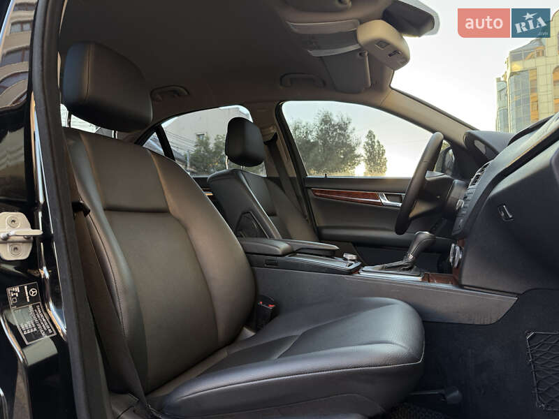 Седан Mercedes-Benz C-Class 2007 в Миколаєві
