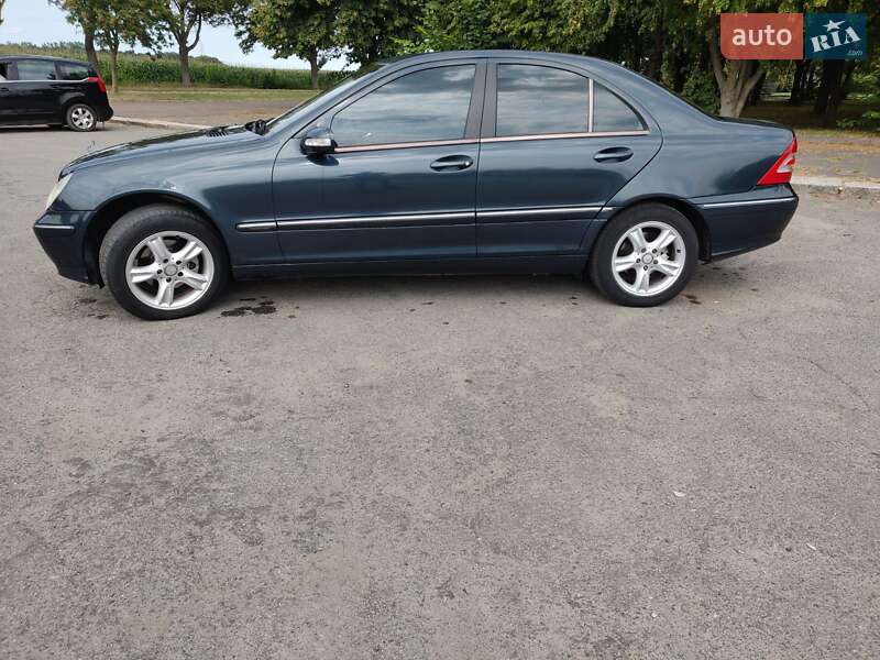 Седан Mercedes-Benz C-Class 2002 в Володимирі фото 3 Седан Mercedes-Benz C-Class 2002 в Володимирі