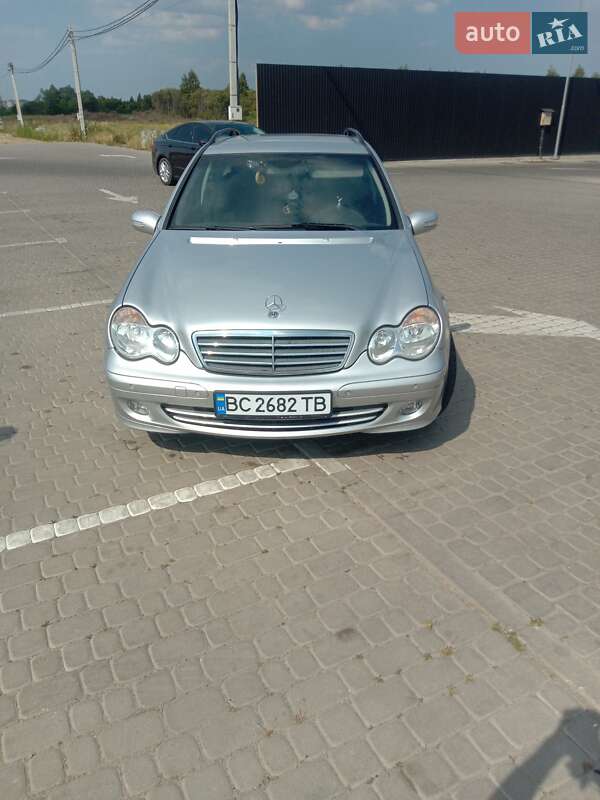 Универсал Mercedes-Benz C-Class 2004 в Львове