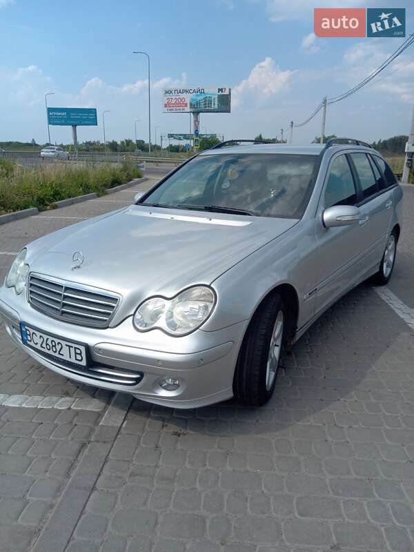 Mercedes-Benz C-Class 2004