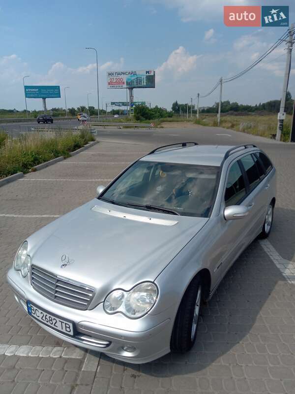 Универсал Mercedes-Benz C-Class 2004 в Львове