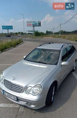 Универсал Mercedes-Benz C-Class 2004 в 
