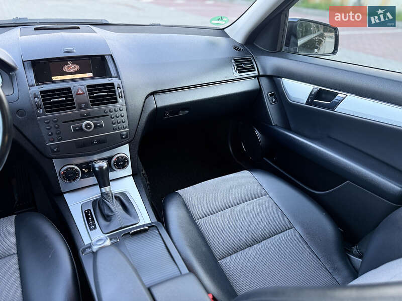 Седан Mercedes-Benz C-Class 2010 в Виннице