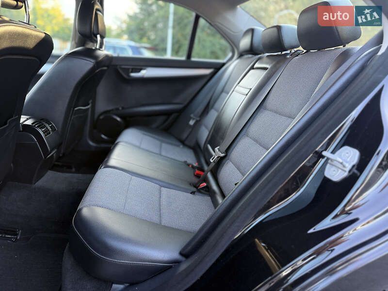 Седан Mercedes-Benz C-Class 2010 в Виннице