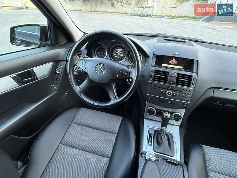 Седан Mercedes-Benz C-Class 2010 в Виннице