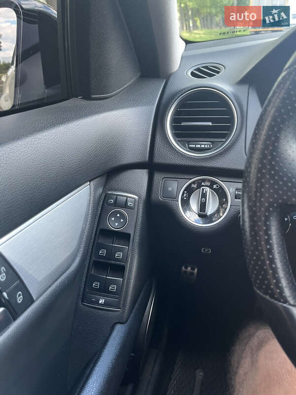 Седан Mercedes-Benz C-Class 2011 в Заставной фото 16 Седан Mercedes-Benz C-Class 2011 в Заставной