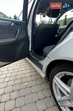 Седан Mercedes-Benz C-Class 2003 в 