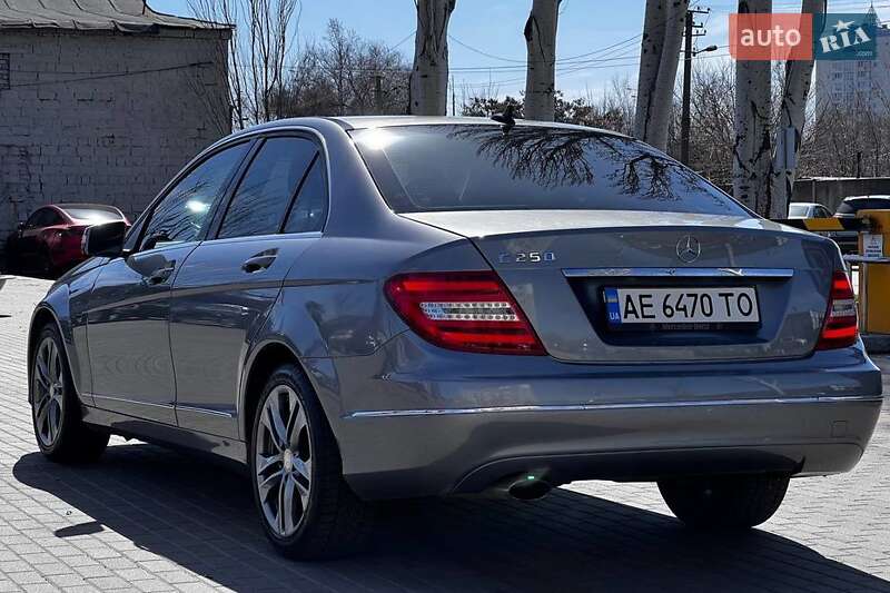 Седан Mercedes-Benz C-Class 2013 в Львові