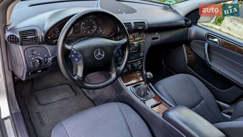 Седан Mercedes-Benz C-Class 2004 в Тернополе