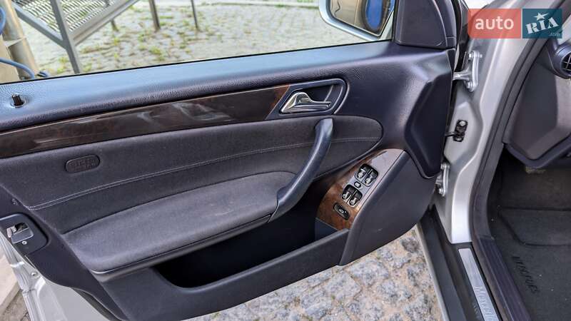 Седан Mercedes-Benz C-Class 2004 в Тернополе