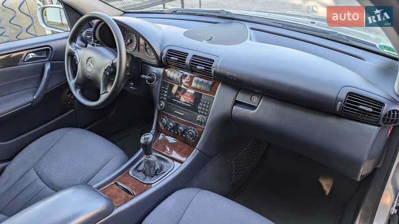 Седан Mercedes-Benz C-Class 2004 в Тернополе