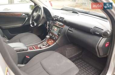 Универсал Mercedes-Benz C-Class 2004 в 