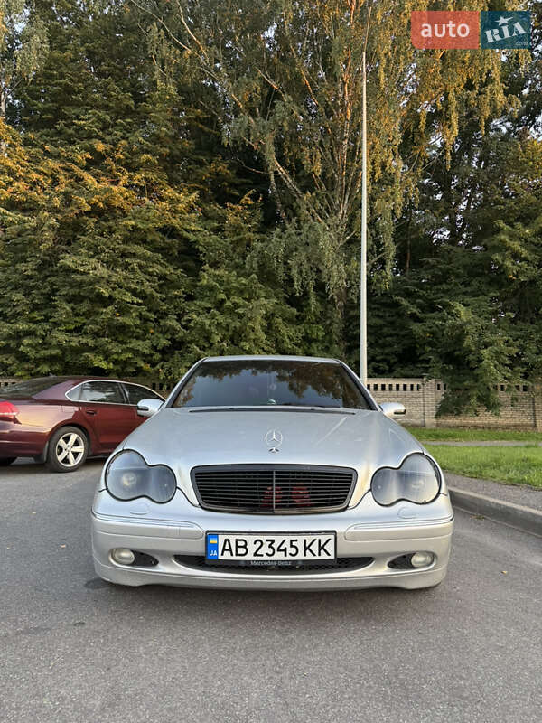 Седан Mercedes-Benz C-Class 2001 в Вінниці