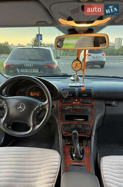 Седан Mercedes-Benz C-Class 2001 в 