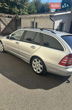 Универсал Mercedes-Benz C-Class 2004 в 