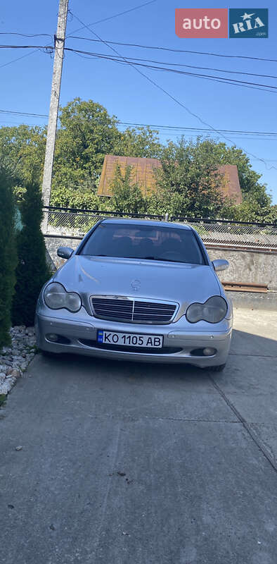 Седан Mercedes-Benz C-Class 2002 в Тячеве