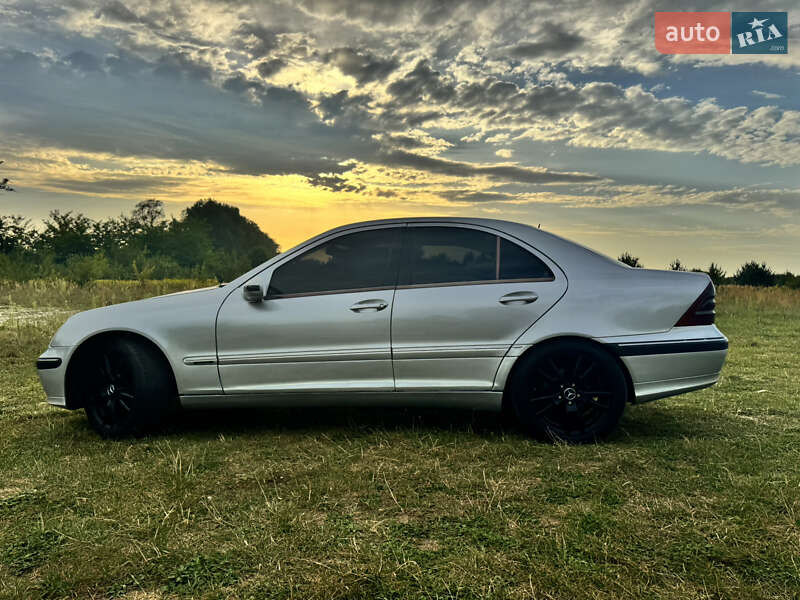 Седан Mercedes-Benz C-Class 2002 в Яворове фото 20 Седан Mercedes-Benz C-Class 2002 в Яворове