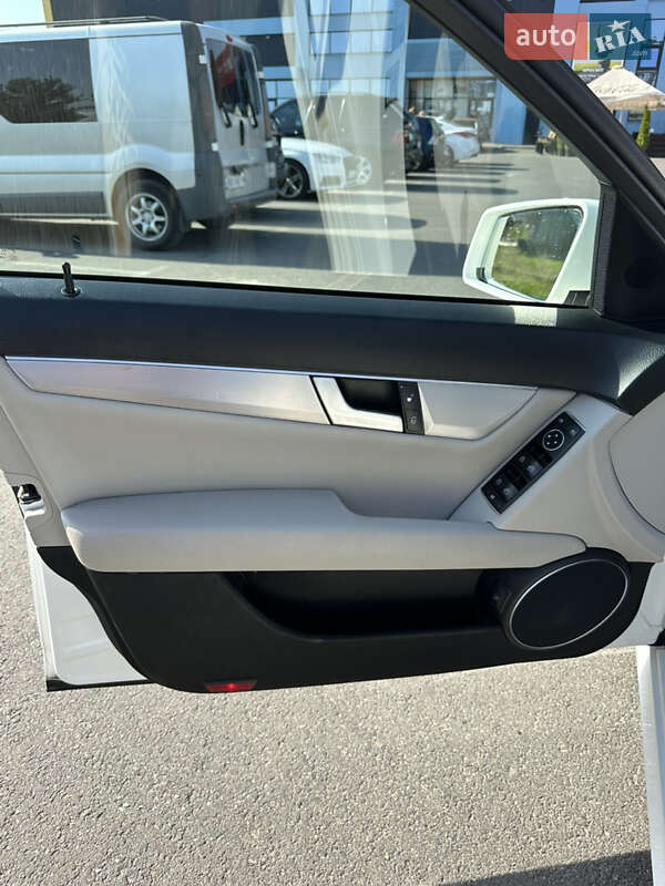 Седан Mercedes-Benz C-Class 2013 в Софіївській Борщагівці фото 14 Седан Mercedes-Benz C-Class 2013 в Софіївській Борщагівці