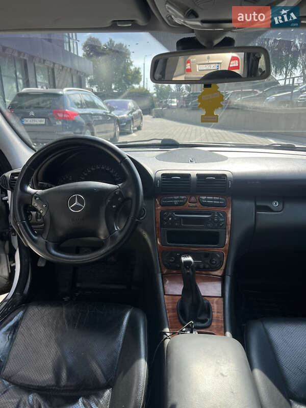 Универсал Mercedes-Benz C-Class 2002 в Ровно