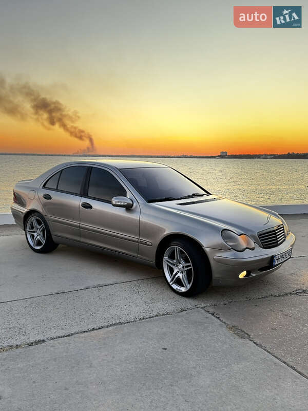 Седан Mercedes-Benz C-Class 2002 в 
