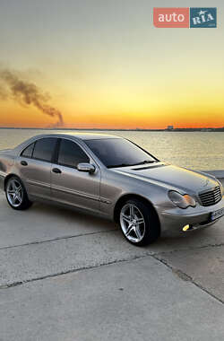 Седан Mercedes-Benz C-Class 2002 в 