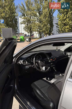 Купе Mercedes-Benz C-Class 2011 в 