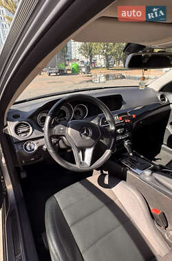 Купе Mercedes-Benz C-Class 2011 в 