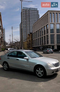 Седан Mercedes-Benz C-Class 2003 в 