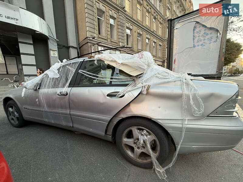 Седан Mercedes-Benz C-Class 2003 в Киеве фото 11 Седан Mercedes-Benz C-Class 2003 в Киеве