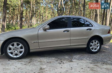 Седан Mercedes-Benz C-Class 2005 в 