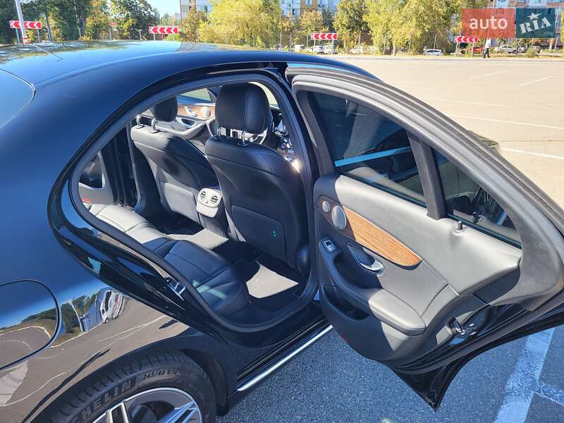 Седан Mercedes-Benz C-Class 2018 в Киеве