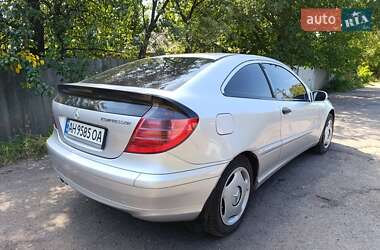 Купе Mercedes-Benz C-Class 2003 в 