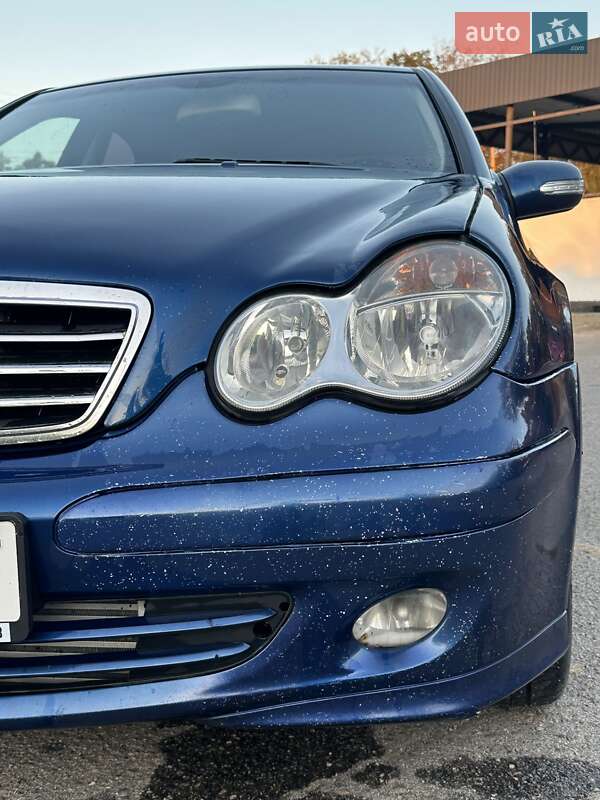 Седан Mercedes-Benz C-Class 2004 в Запоріжжі