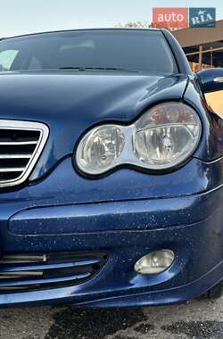 Седан Mercedes-Benz C-Class 2004 в 