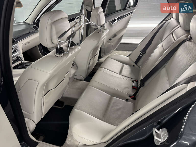 Универсал Mercedes-Benz C-Class 2012 в Киеве