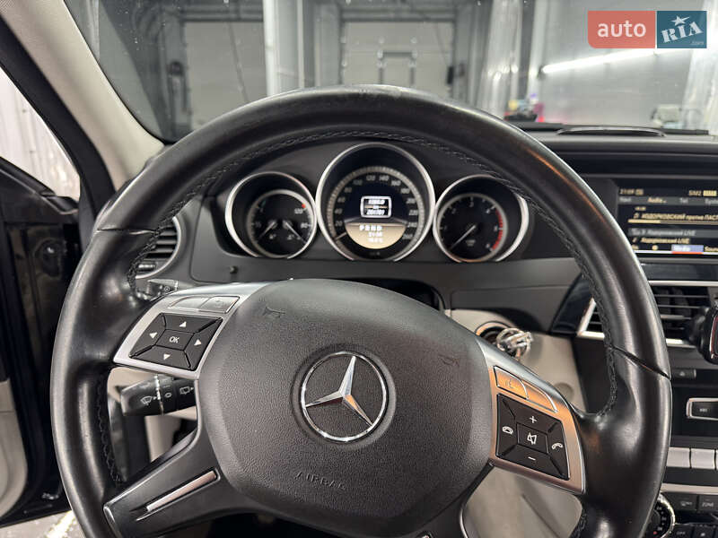 Универсал Mercedes-Benz C-Class 2012 в Киеве