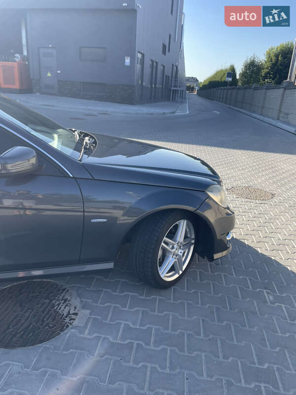 Купе Mercedes-Benz C-Class 2011 в Киеве фото 7 Купе Mercedes-Benz C-Class 2011 в Киеве