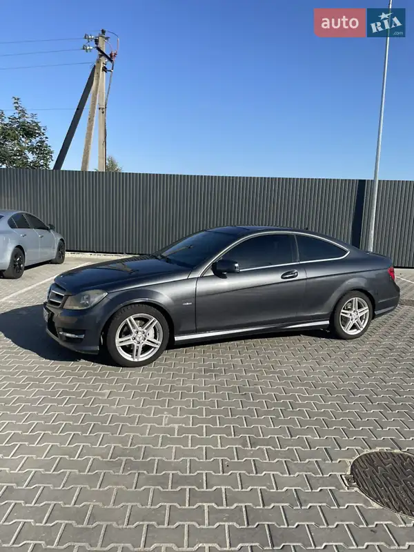 Mercedes-Benz C-Class 2011
