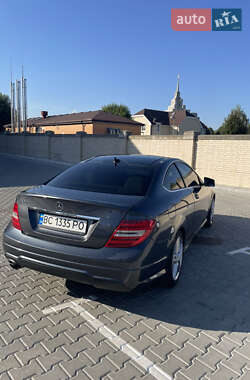 Купе Mercedes-Benz C-Class 2011 в 