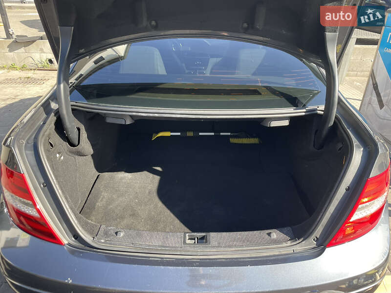 Купе Mercedes-Benz C-Class 2011 в Киеве фото 28 Купе Mercedes-Benz C-Class 2011 в Киеве