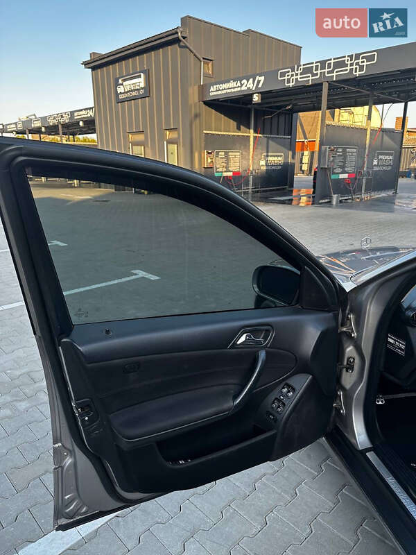 Седан Mercedes-Benz C-Class 2006 в Луцьку фото 17 Седан Mercedes-Benz C-Class 2006 в Луцьку