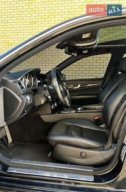 Седан Mercedes-Benz C-Class 2011 в 